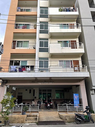 Condo — photo 1