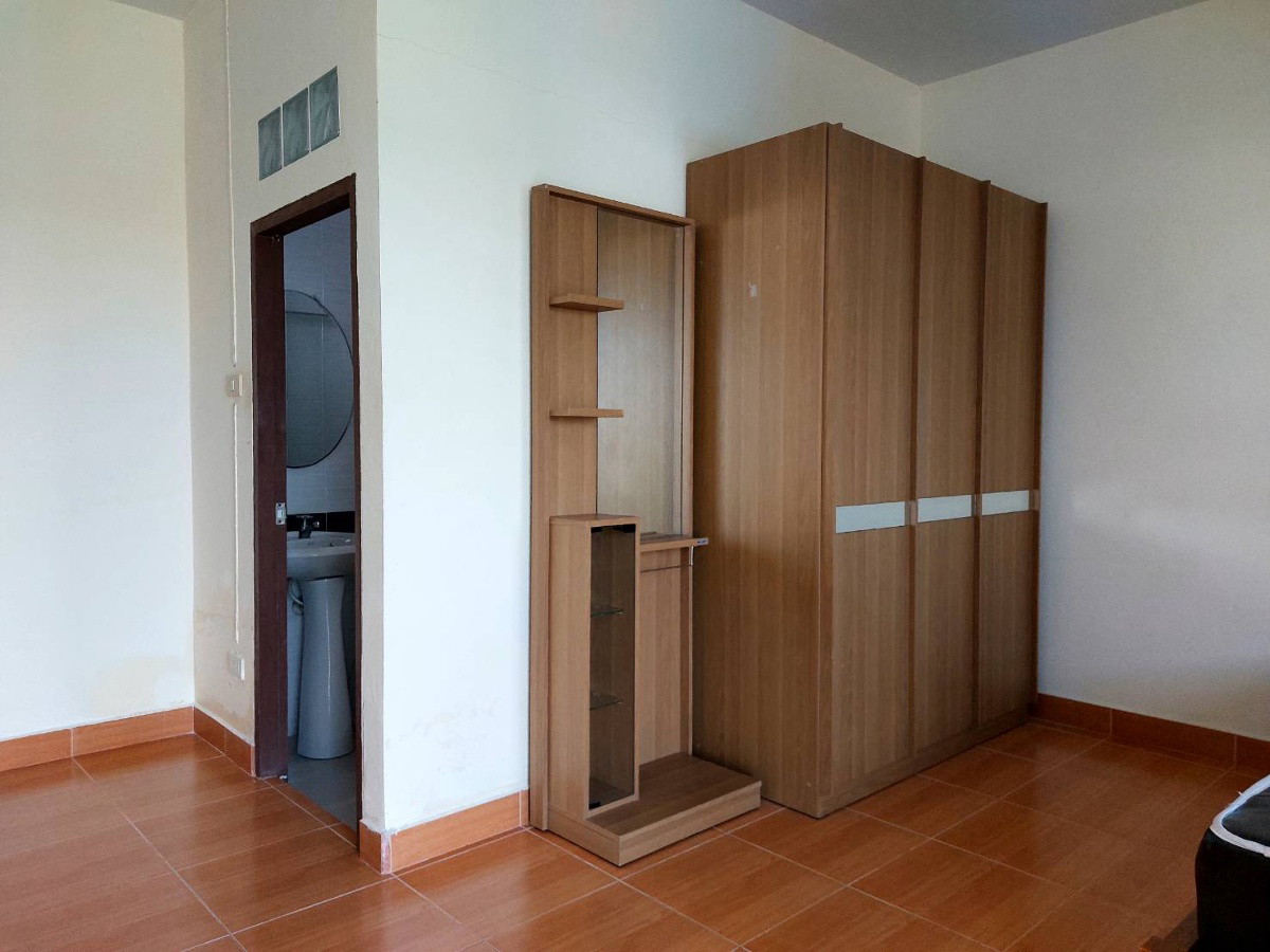 1 Bed Condo — photo 5