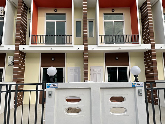 1 Bed Condo — photo 2