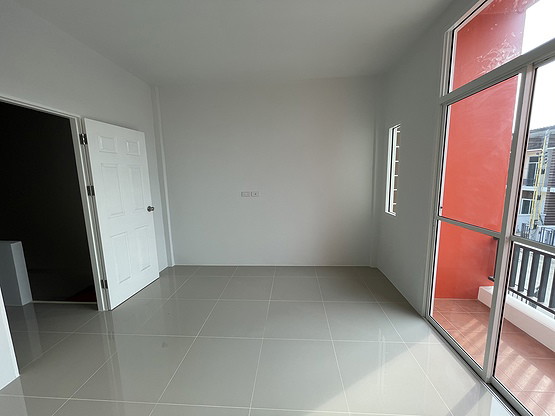1 Bed Condo — photo 4