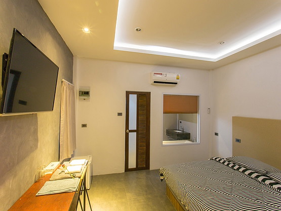 1 Bed Condo — photo 2