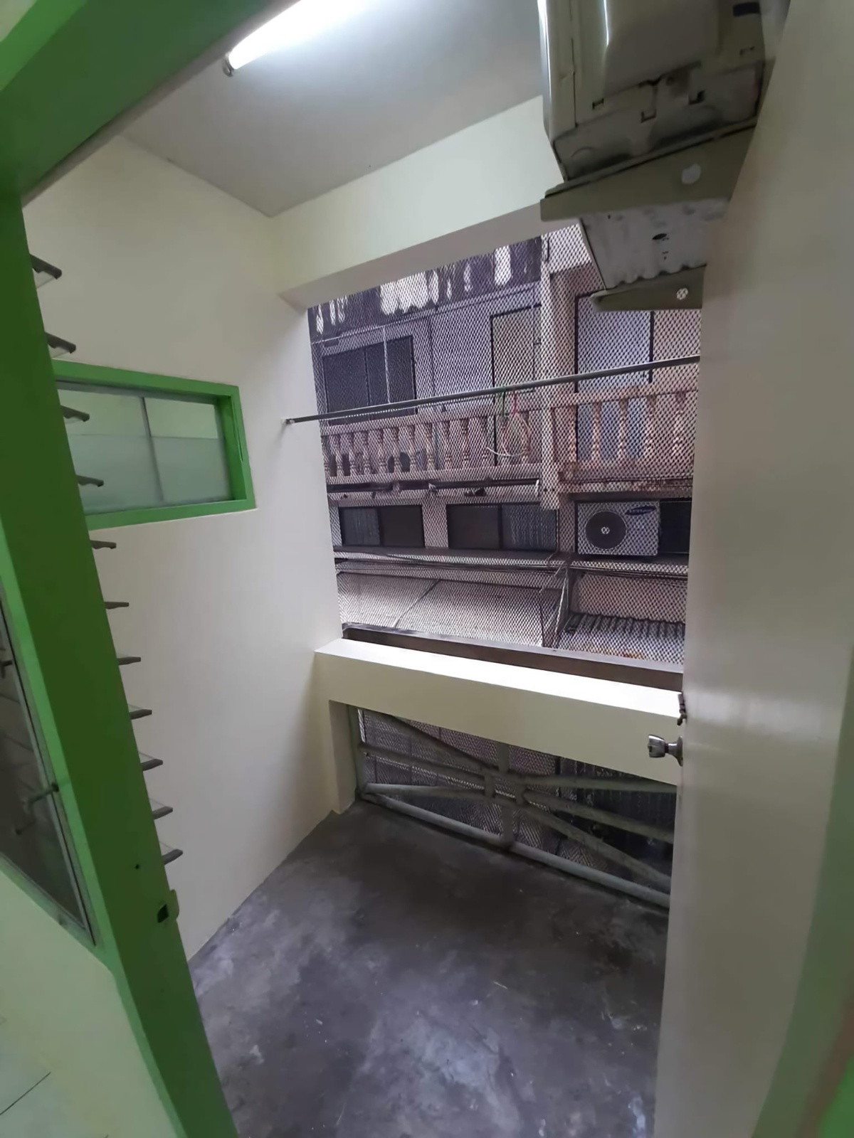 1 Bed Condo — photo 2