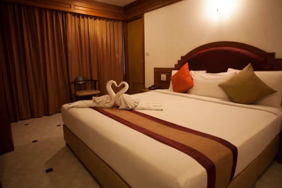 Black Pearl Patong Beachfront — photo 1