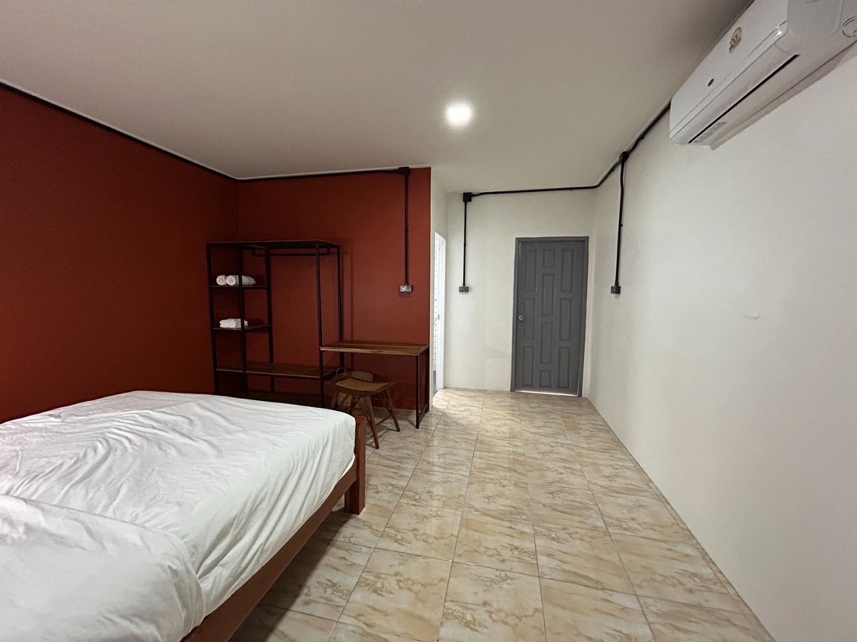 1 Bed Condo — photo 4