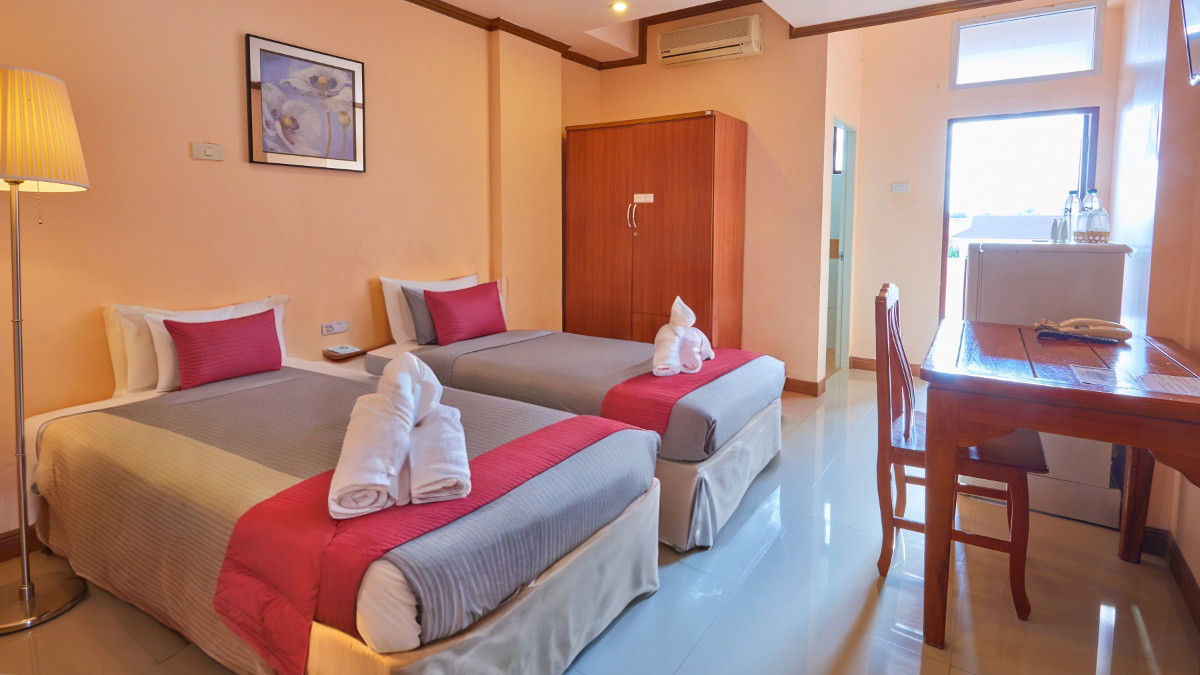 1 Bed Condo — photo 3