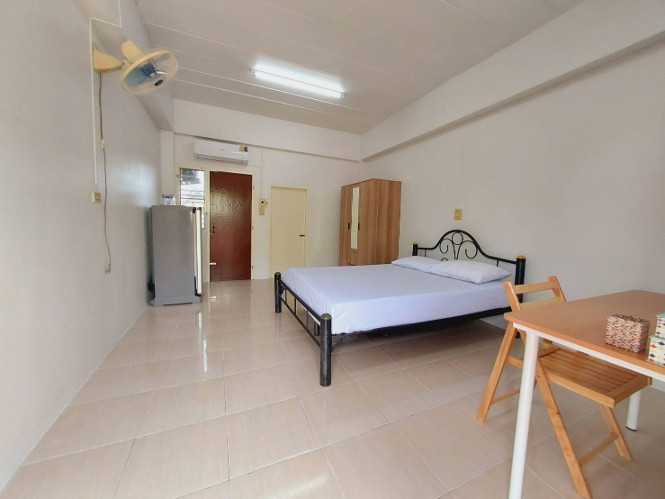 1 Bed Condo — photo 1