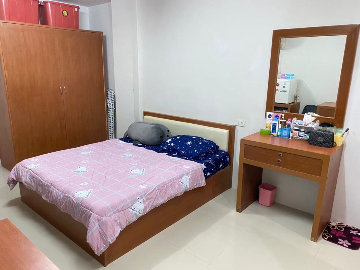 1 Bed Condo — photo 2