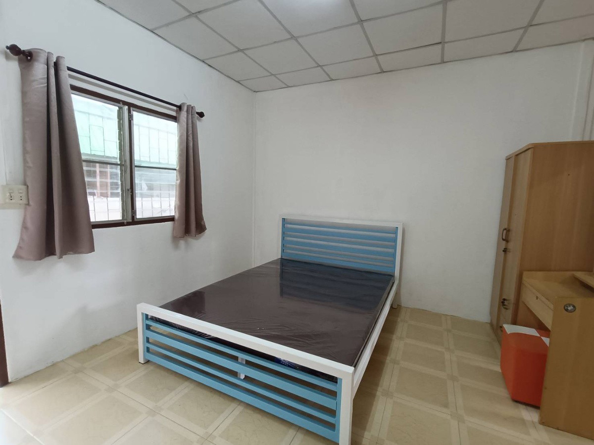 1 Bed Condo — photo 2