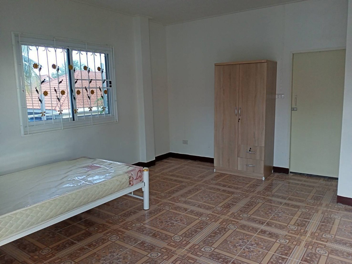1 Bed Condo — photo 3