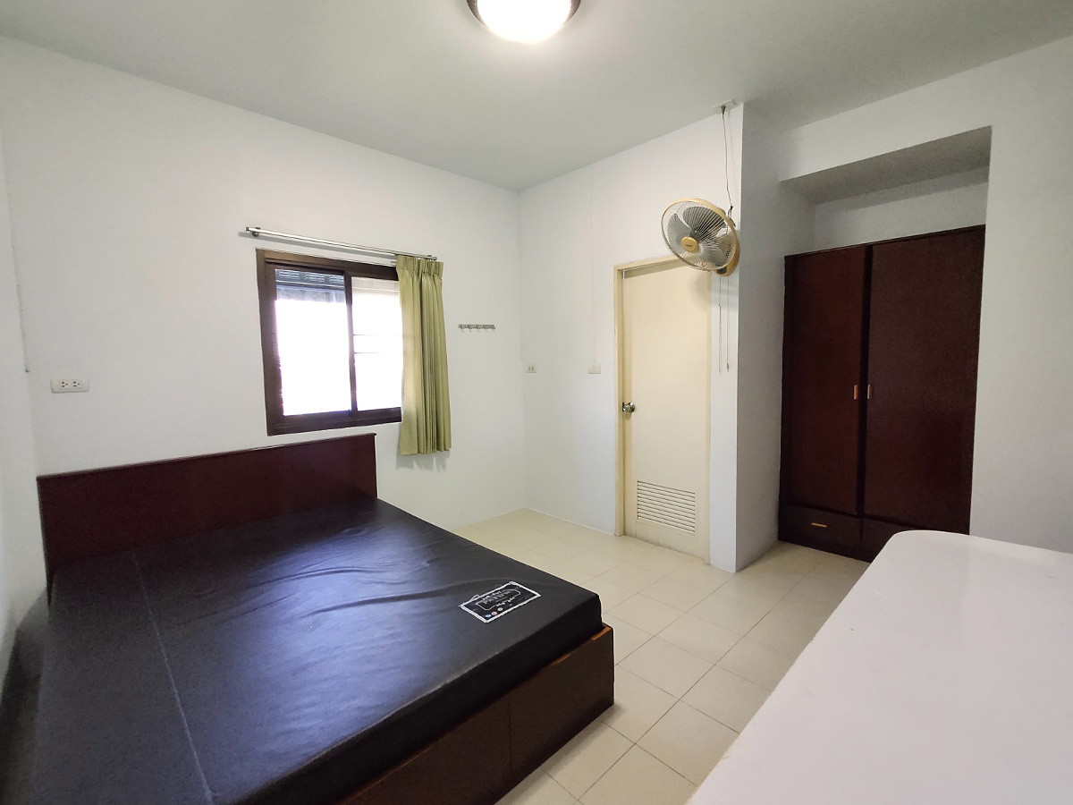 1 Bed Condo — photo 3