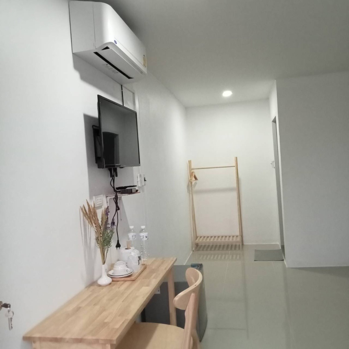 1 Bed Condo — photo 2