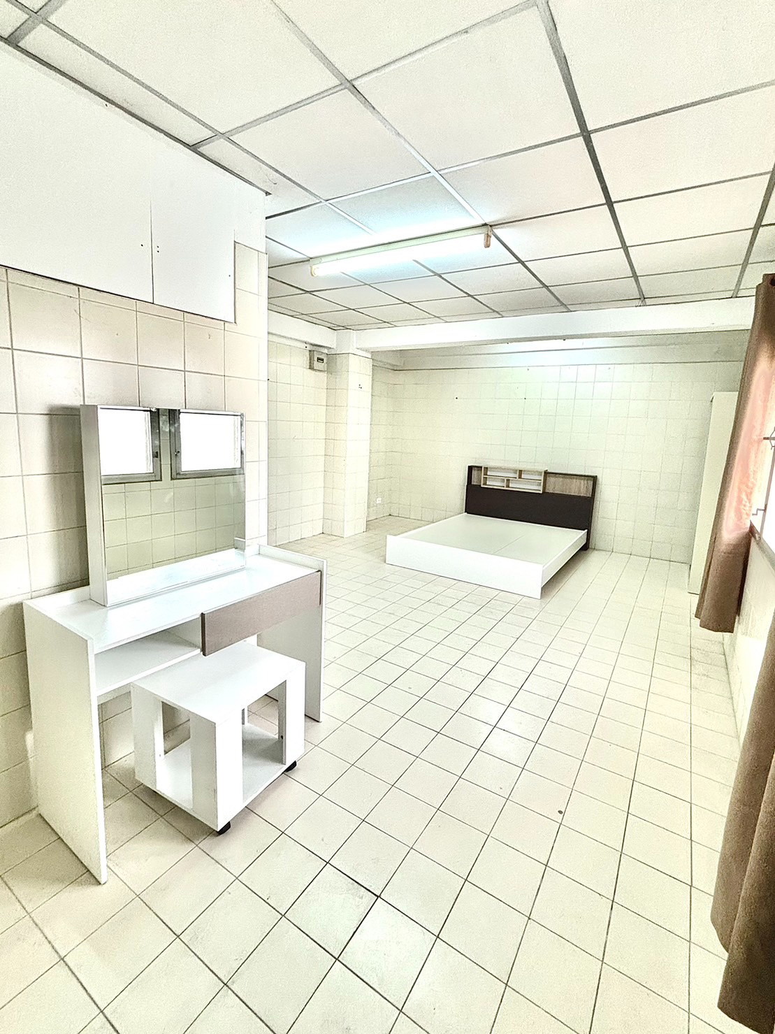 1 Bed Condo — photo 1