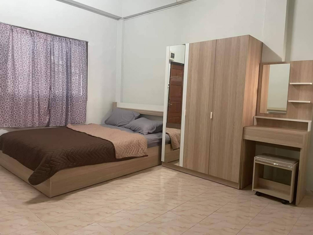 1 Bed Condo — photo 2