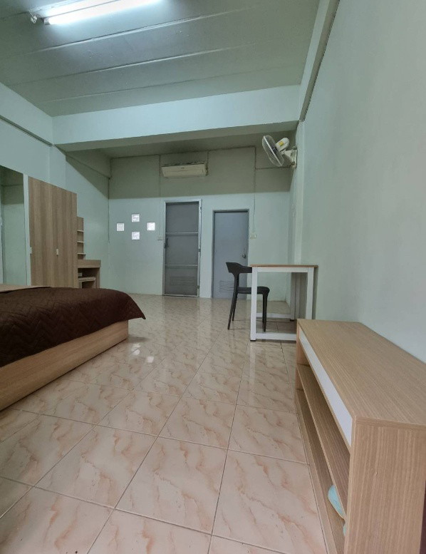 1 Bed Condo — photo 3
