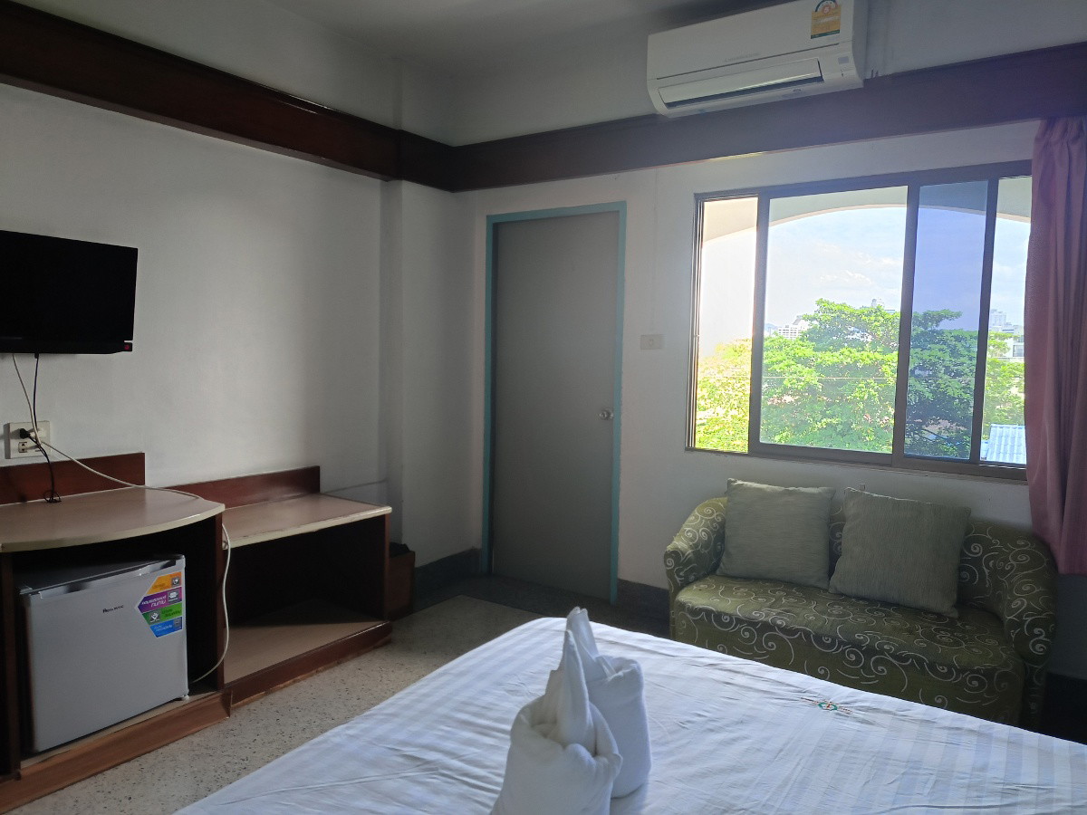 1 Bed Condo — photo 1