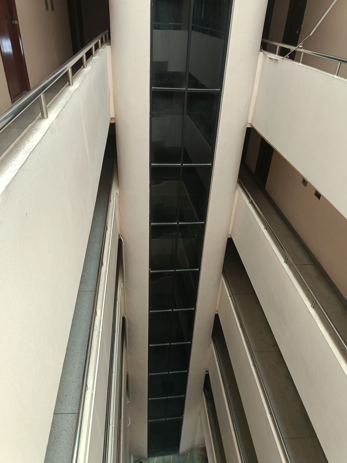 1 Bed Condo — photo 2