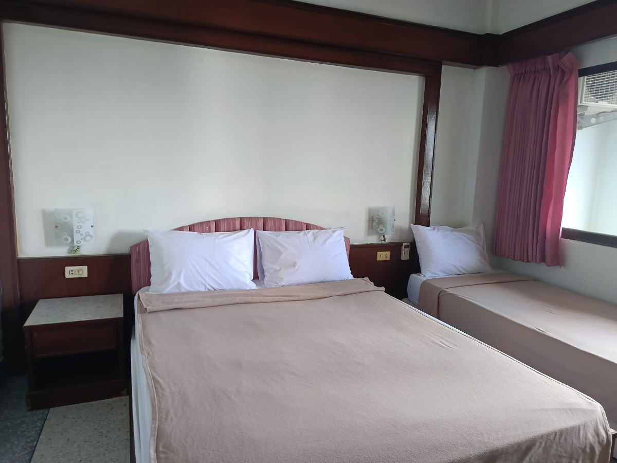 1 Bed Condo — photo 3