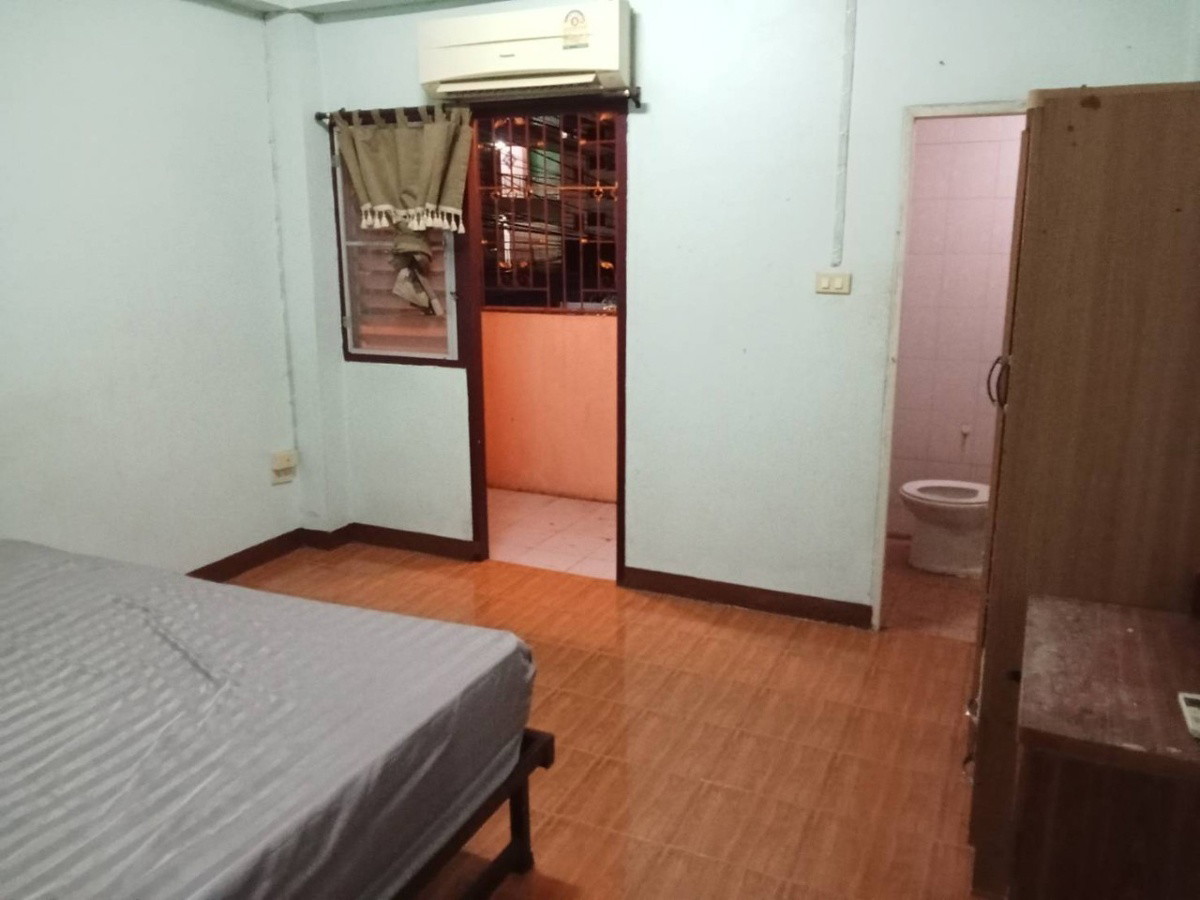 1 Bed Condo — photo 3