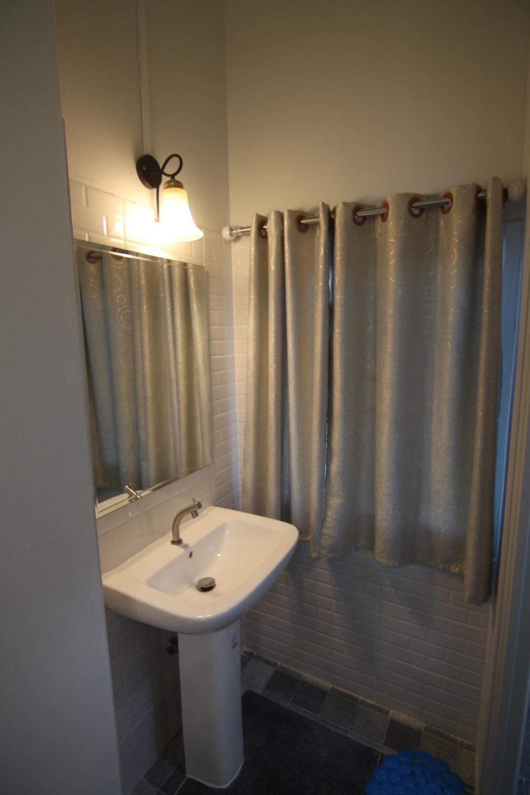 1 Bed Condo — photo 2