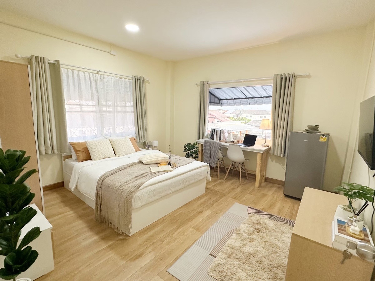 1 Bed Condo — photo 1