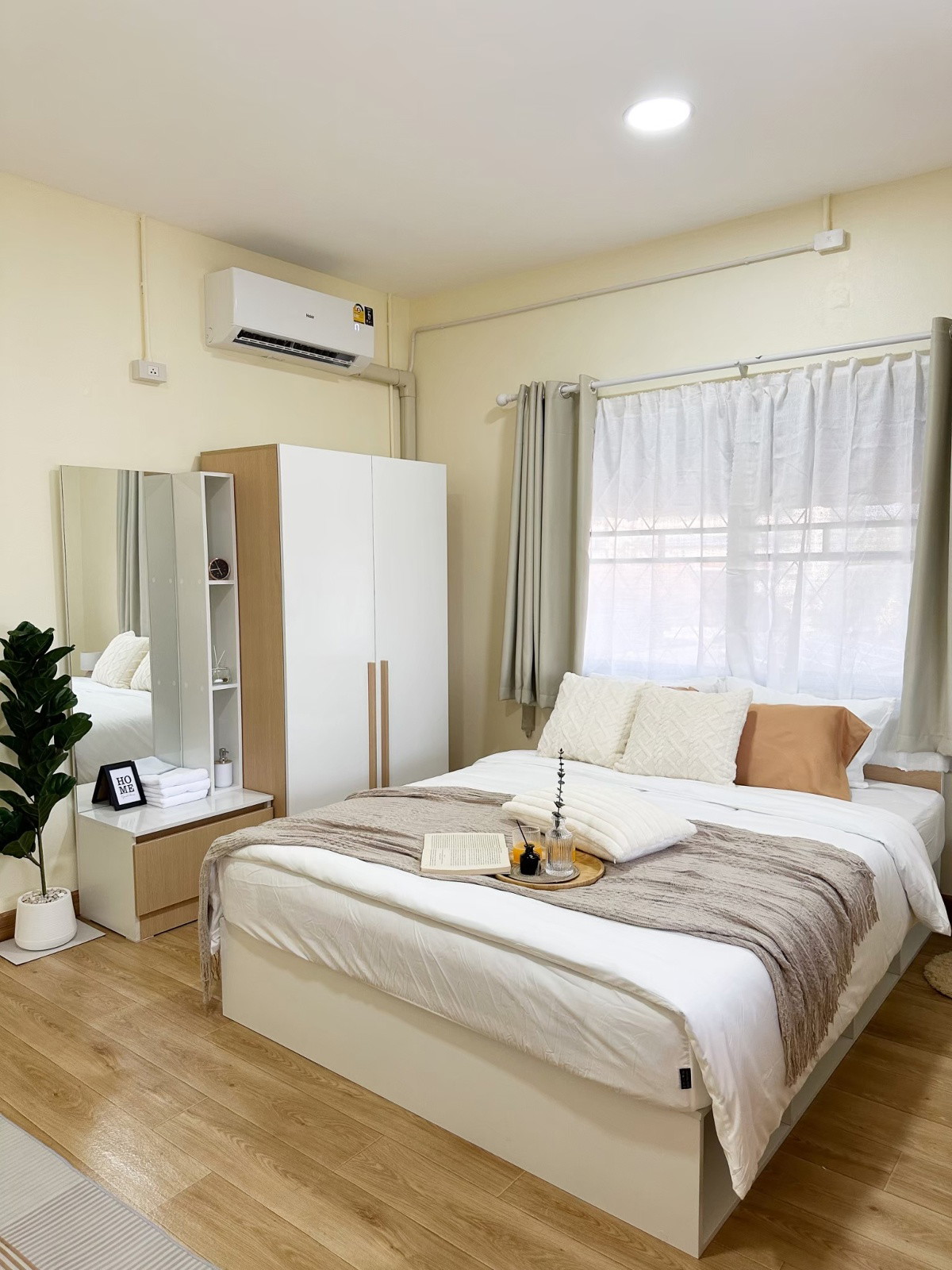 1 Bed Condo — photo 2