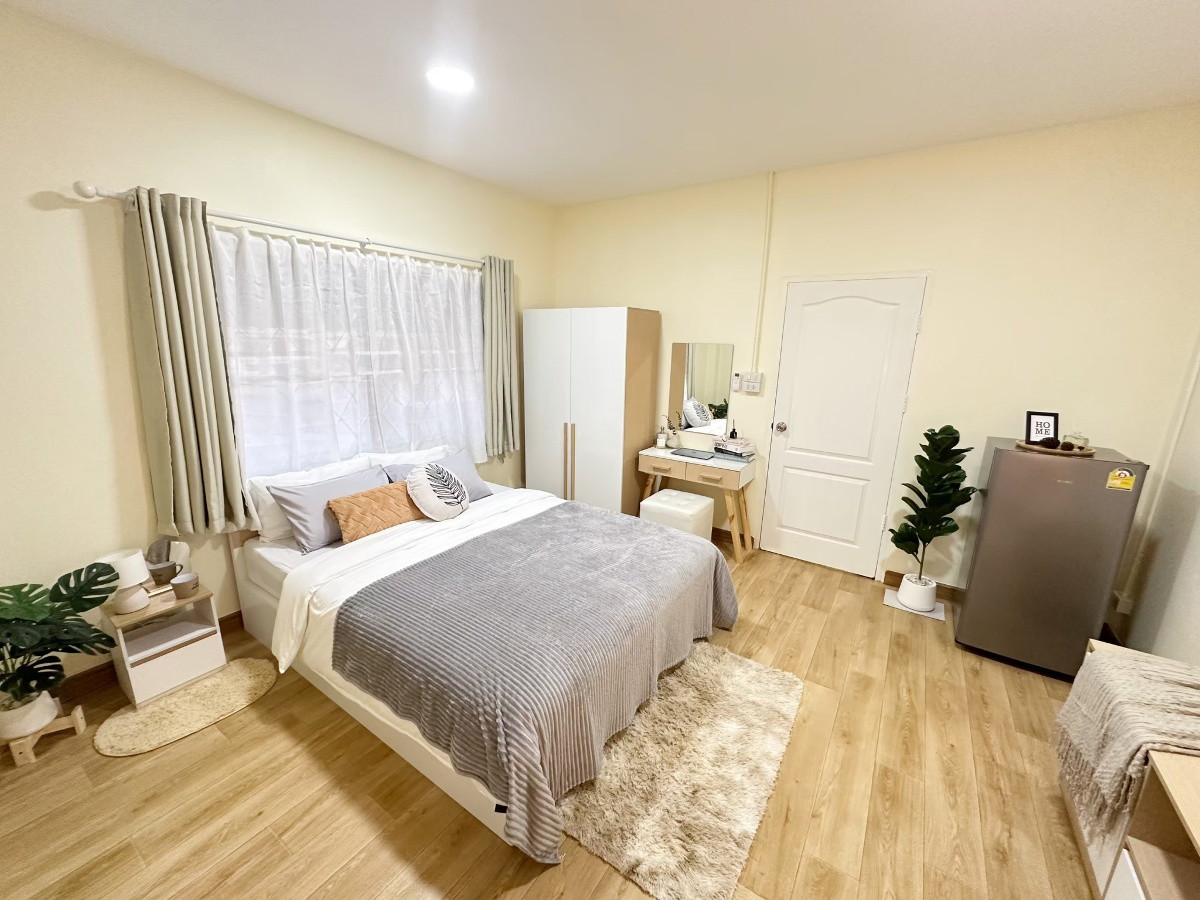 1 Bed Condo — photo 3