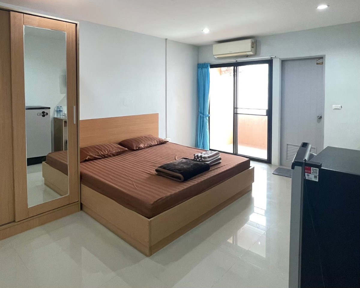 Condo — photo 1
