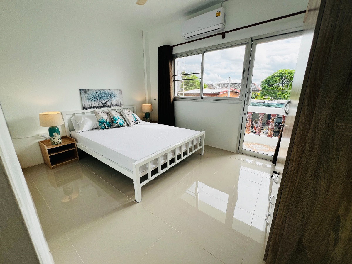1 Bed Condo — photo 1
