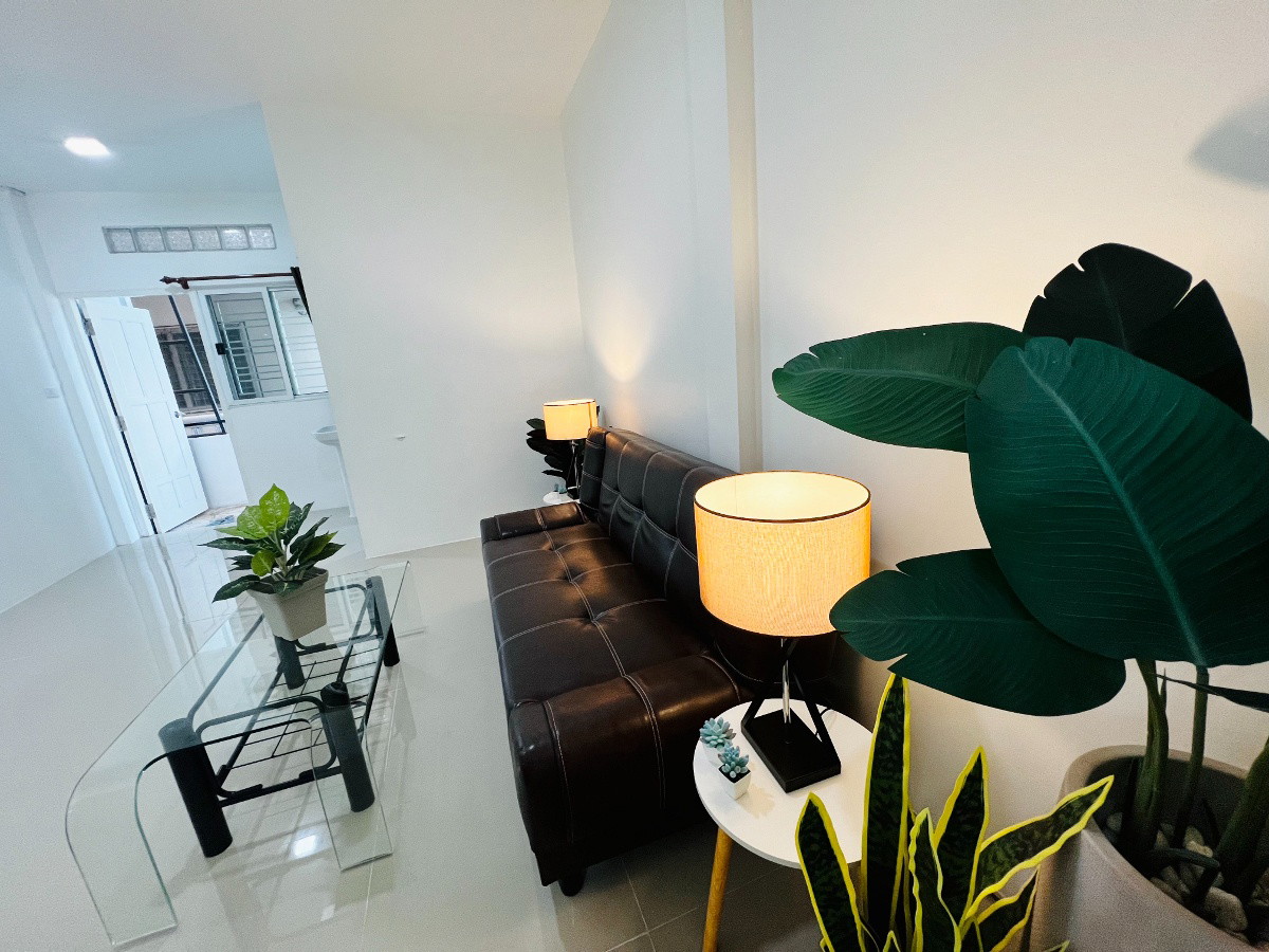 1 Bed Condo — photo 2