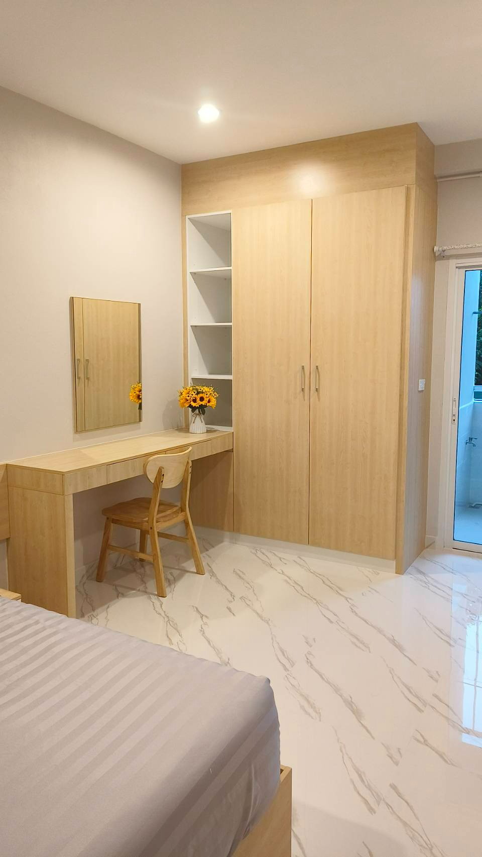 1 Bed Condo — photo 1