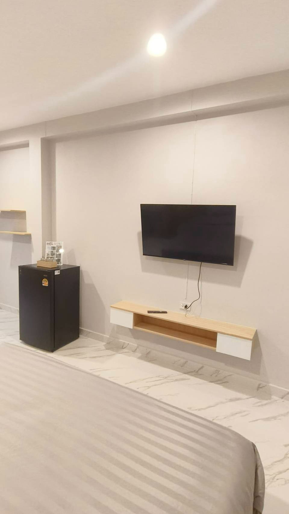 1 Bed Condo — photo 2