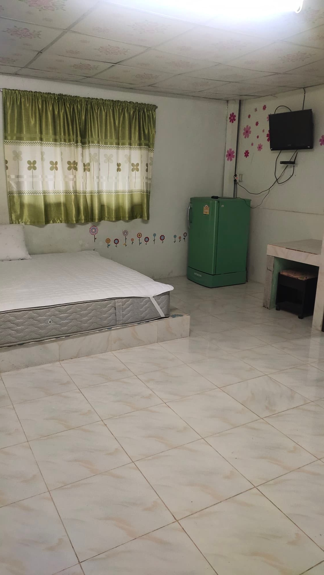 1 Bed Condo — photo 1