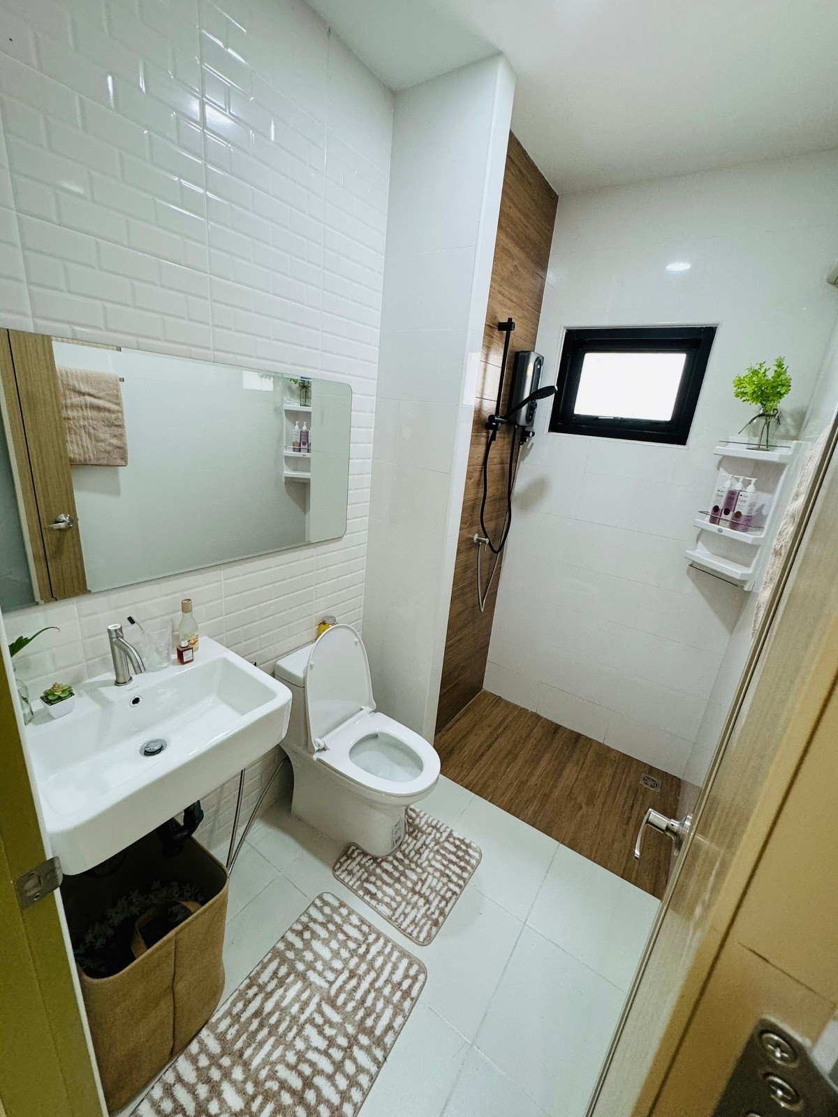 1 Bed Condo — photo 2