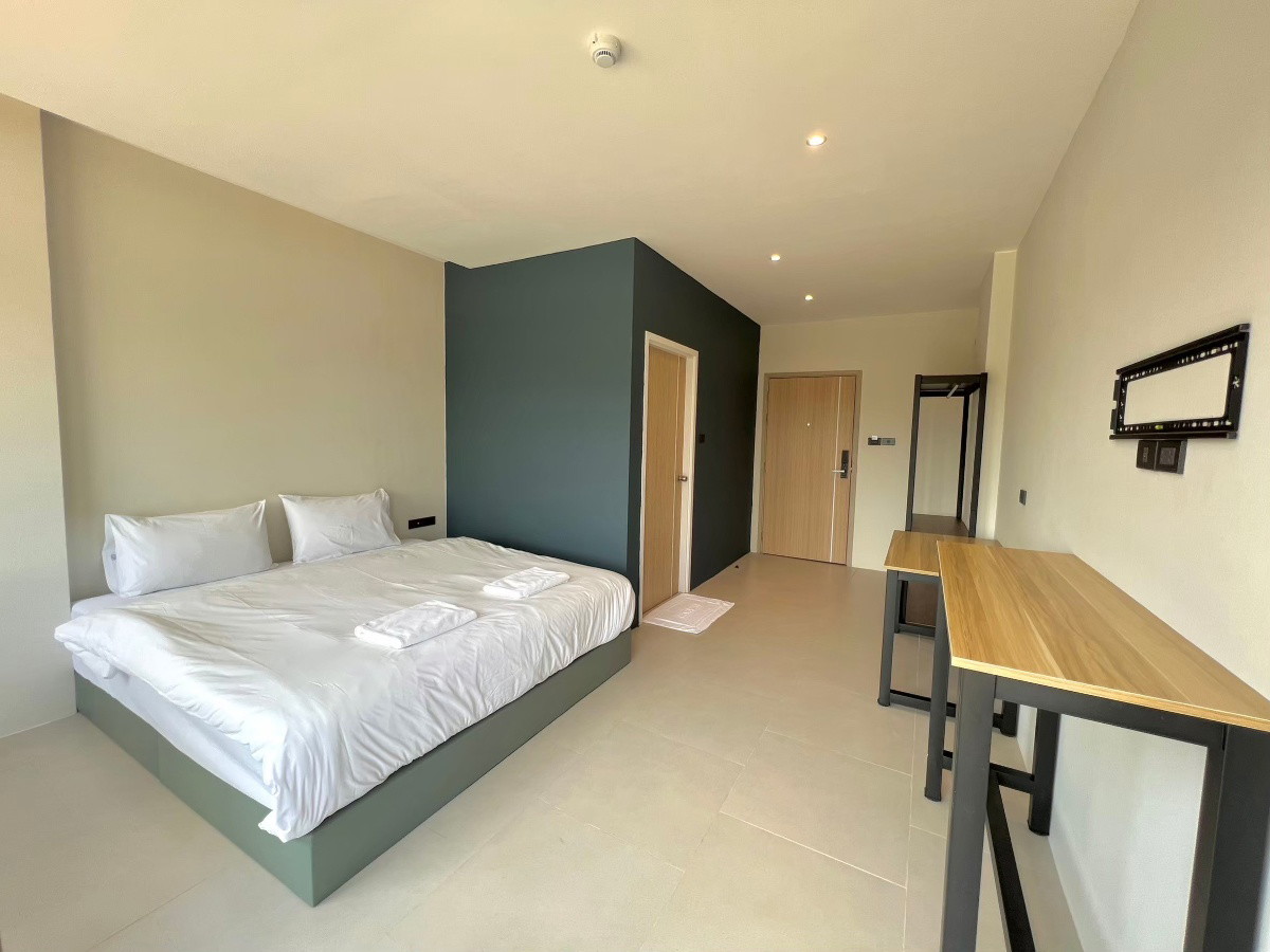 1 Bed Condo — photo 3