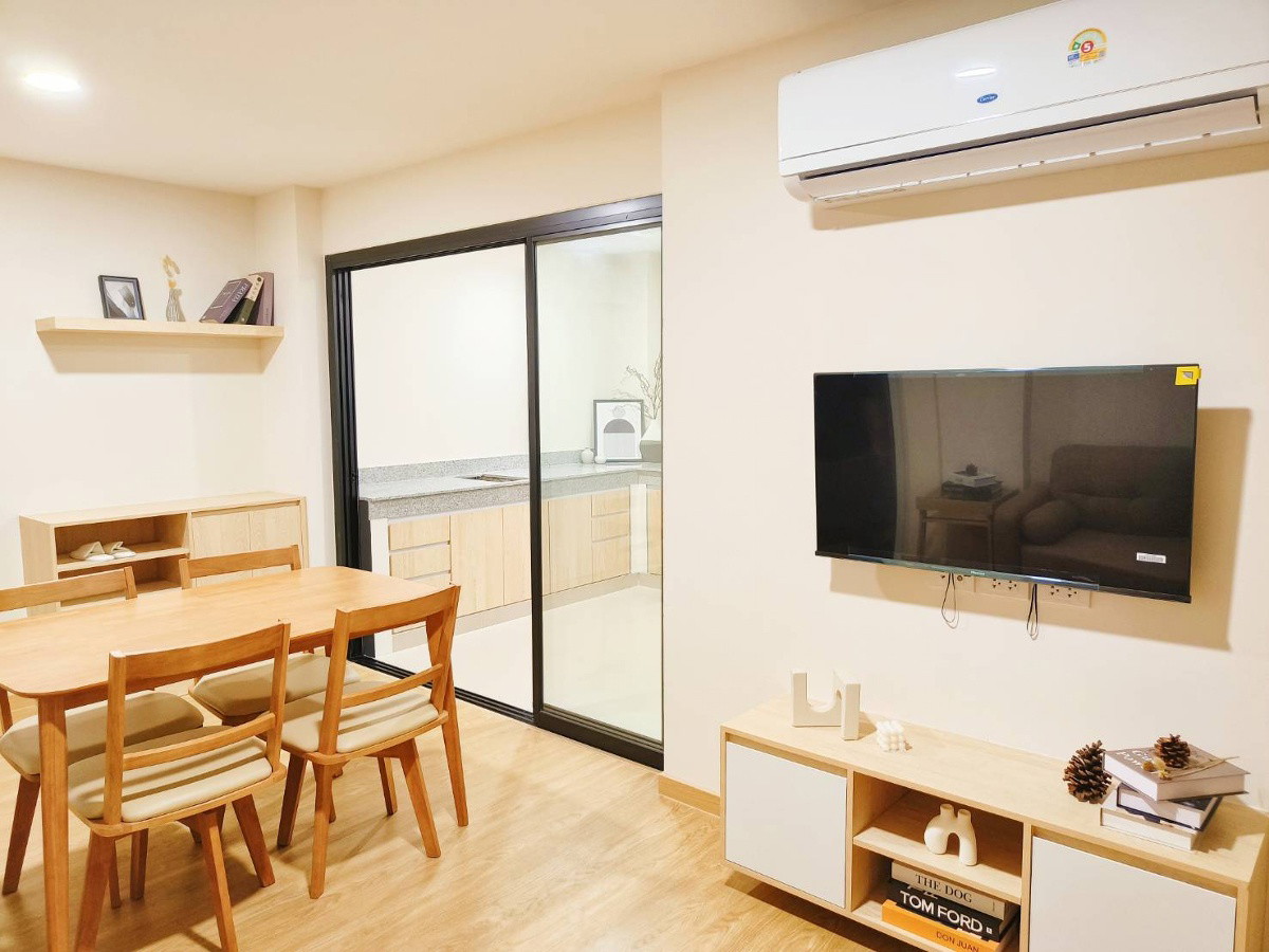 1 Bed Condo — photo 2