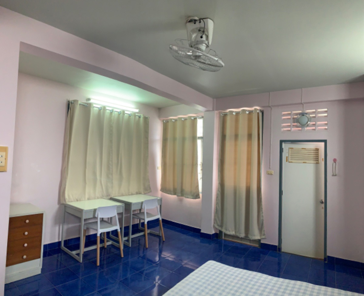 1 Bed Condo — photo 1