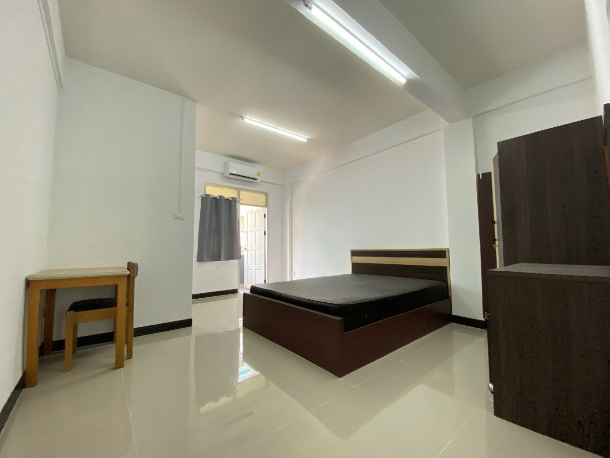 1 Bed Condo · Bangkok Noi, bangkok — photo 1