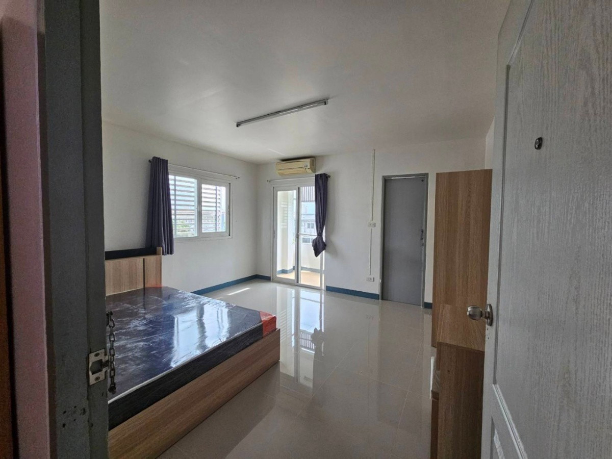 1 Bed Condo · Wang Thonglang, bangkok — photo 2
