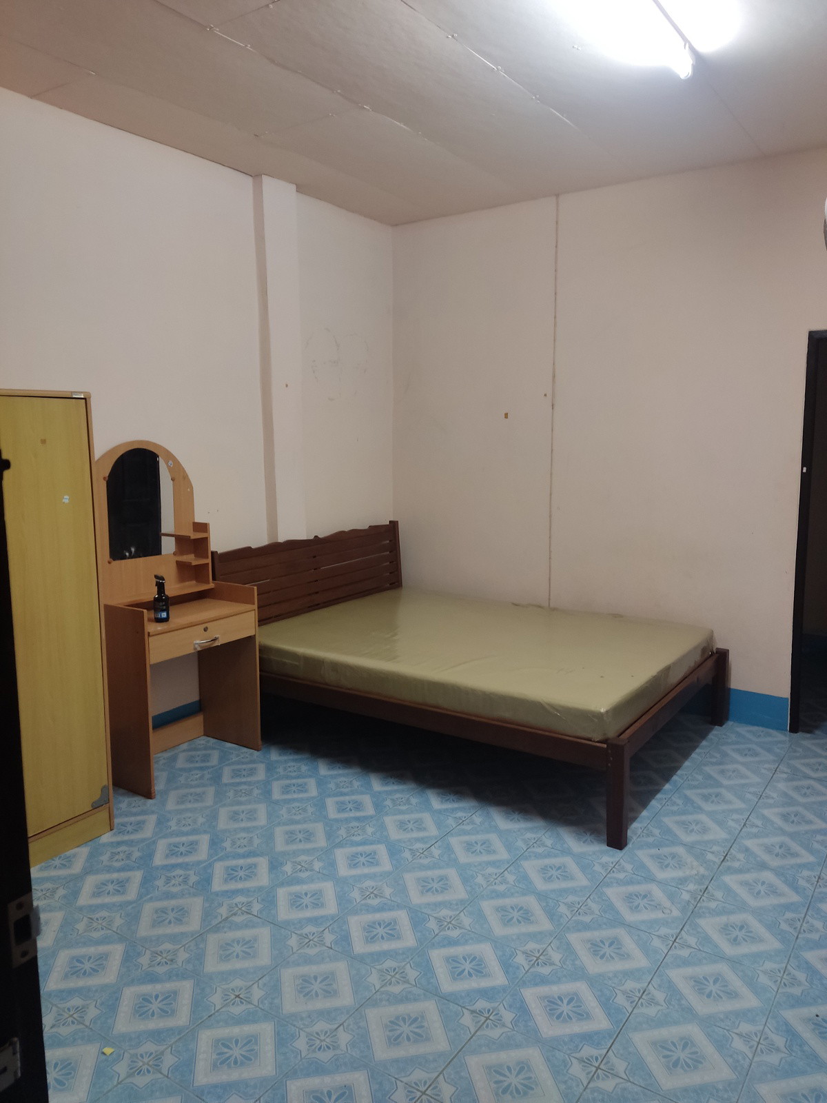 1 Bed Condo — photo 1
