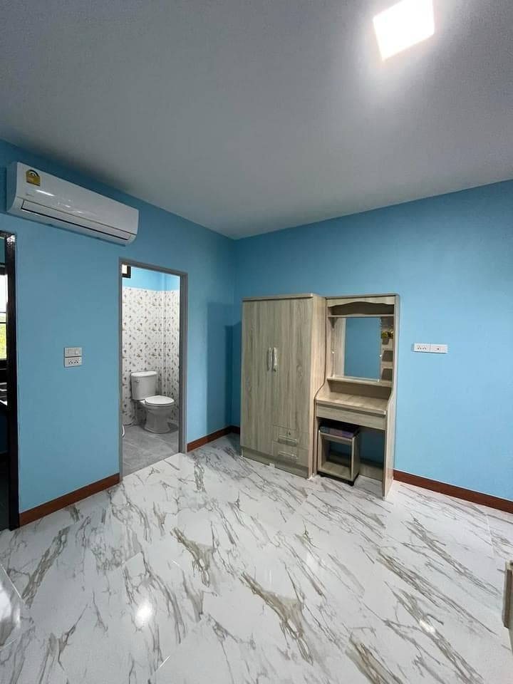 1 Bed Condo — photo 3