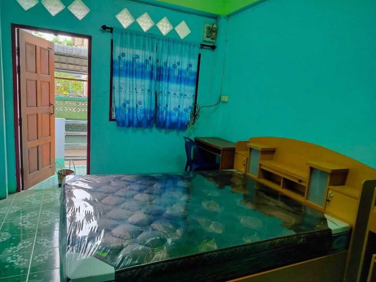 1 Bed Condo — photo 2