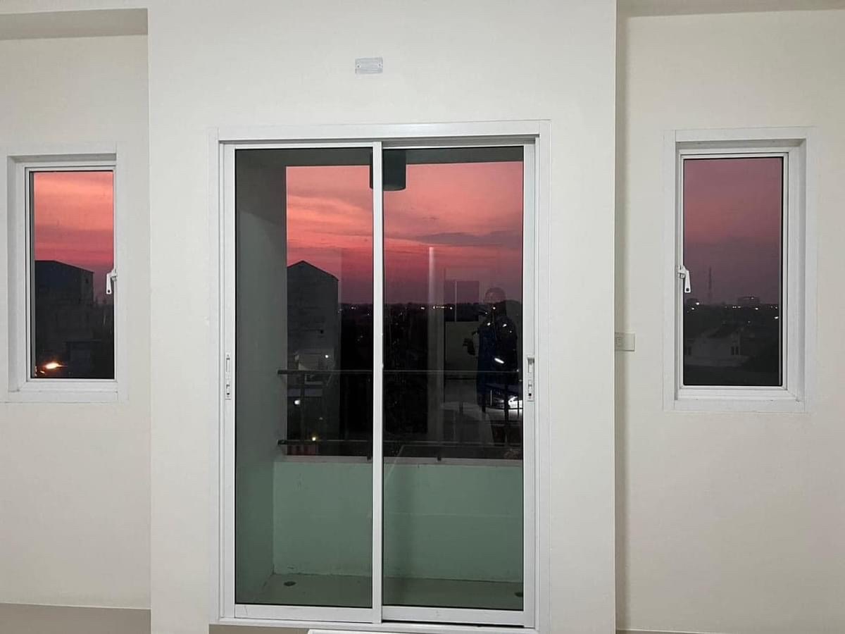 1 Bed Condo — photo 2