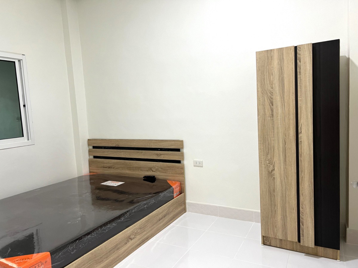 1 Bed Condo — photo 1