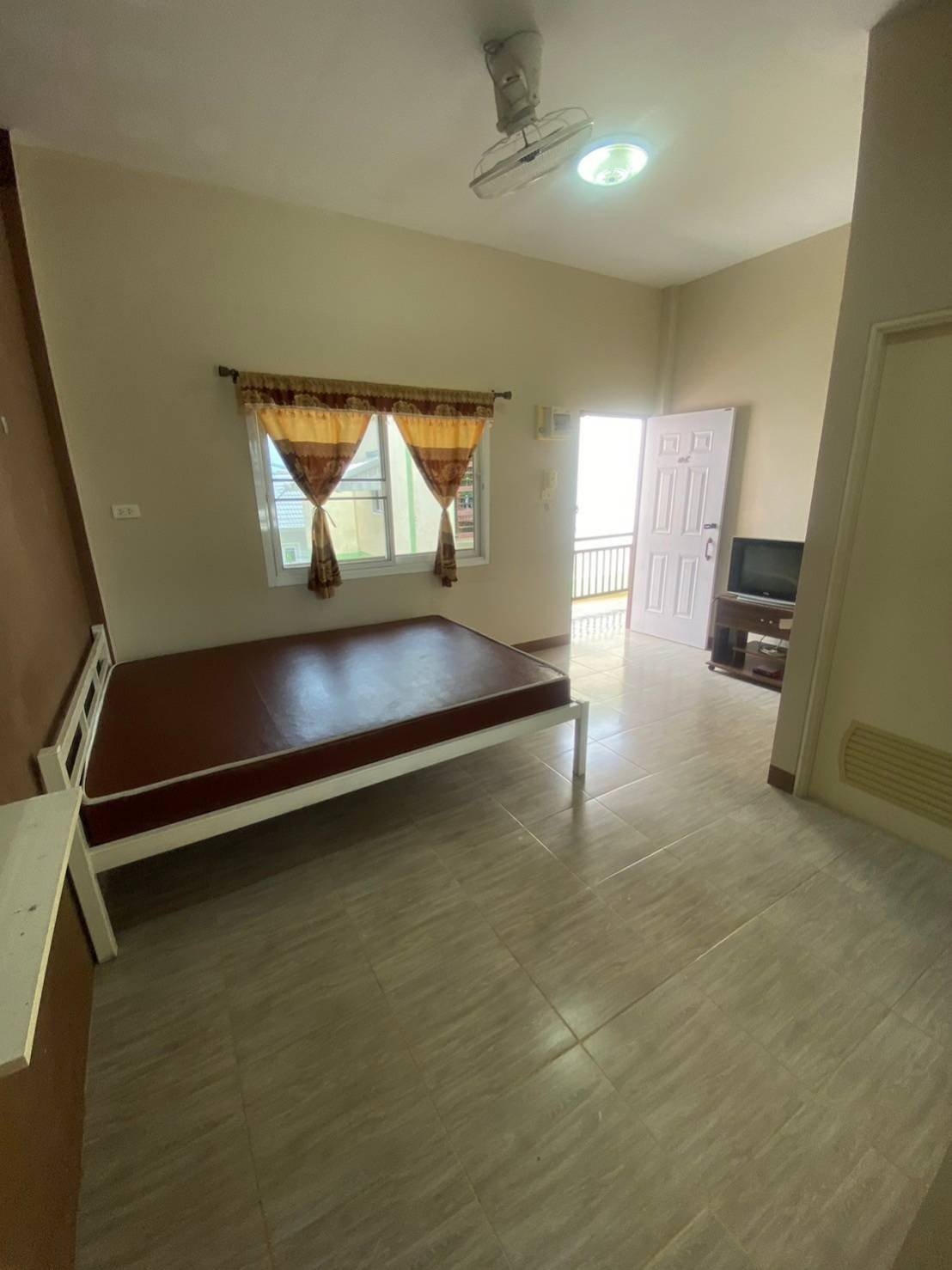 1 Bed Condo — photo 1