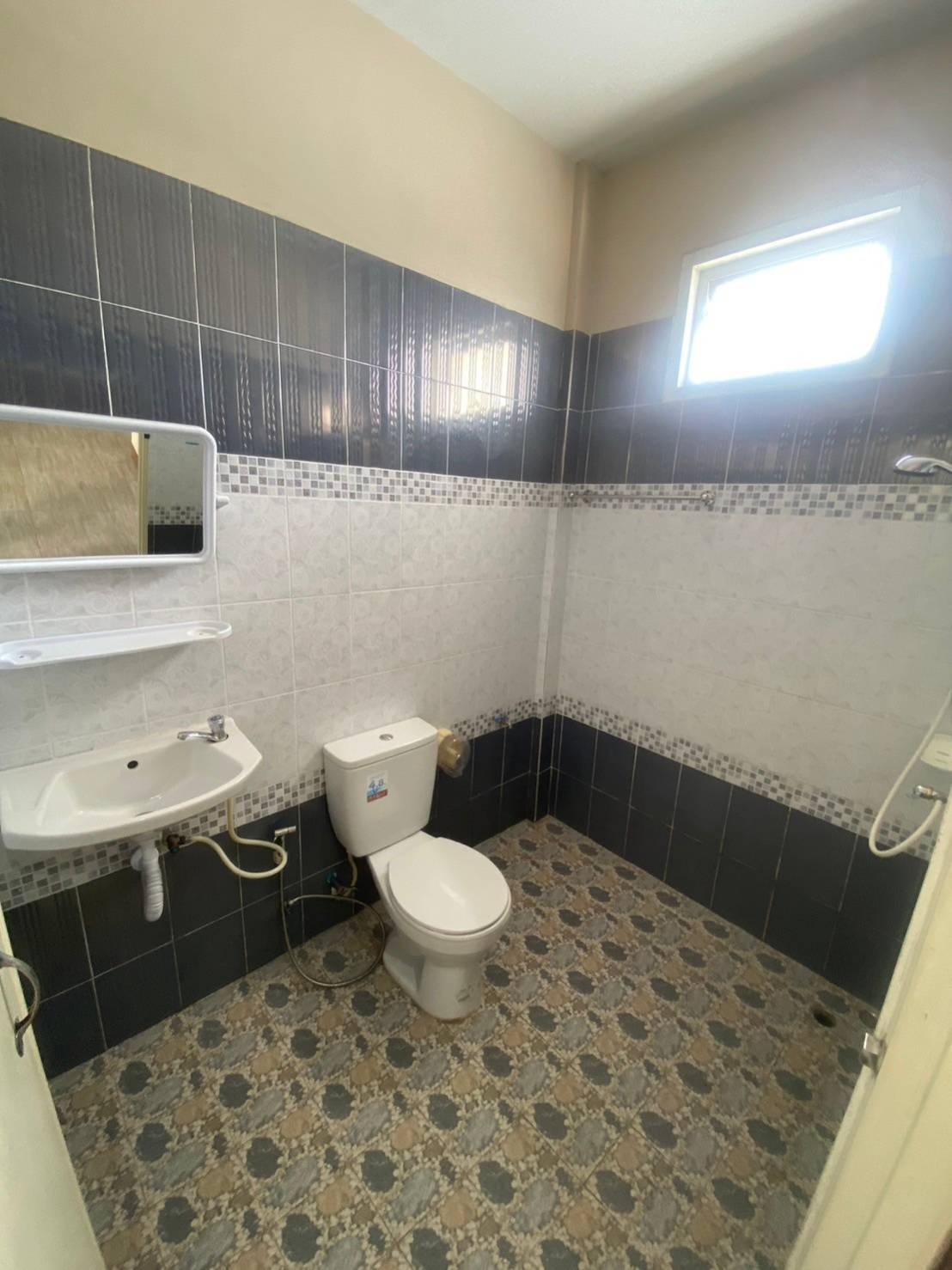 1 Bed Condo — photo 2