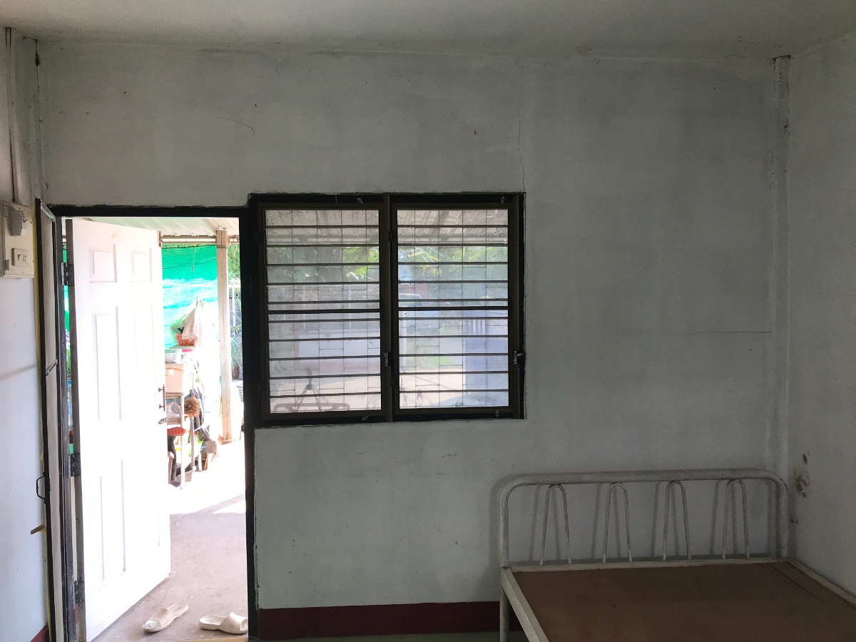 1 Bed Condo — photo 2