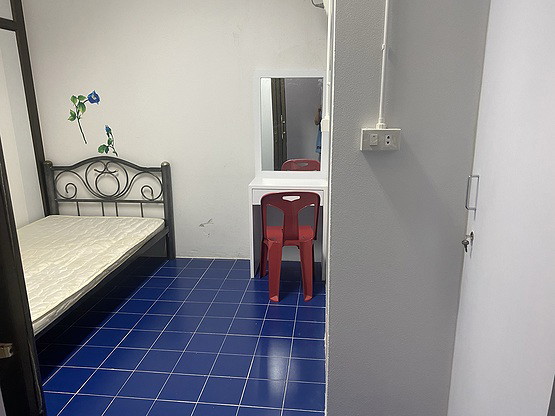 1 Bed Condo — photo 2