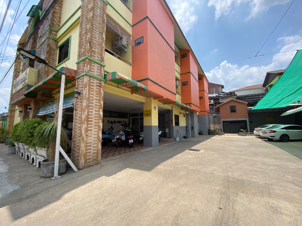 1 Bed Condo — photo 3