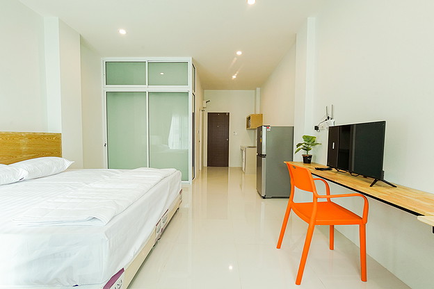 1 Bed Condo — photo 1