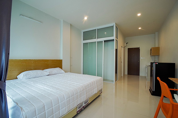 1 Bed Condo — photo 3